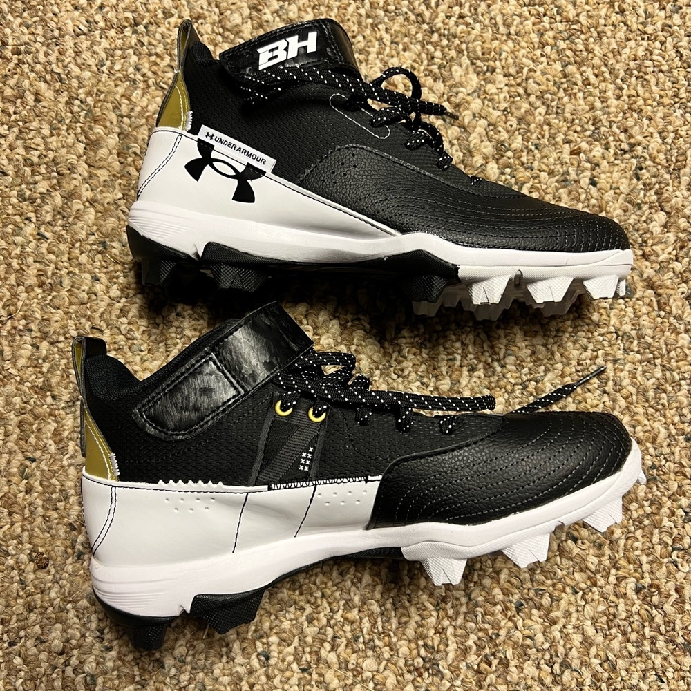 Under Armour baseball cleats
